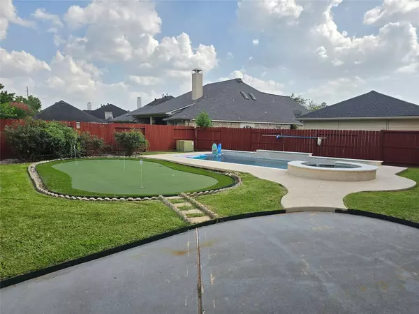 6506 Monte Bello Ridge LN, Houston, TX 77041