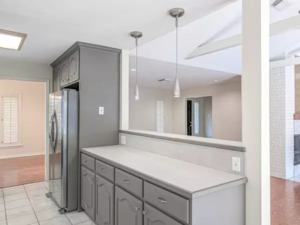 10631 Del Monte DR, Houston, TX 77042