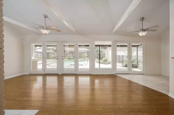 10631 Del Monte DR, Houston, TX 77042