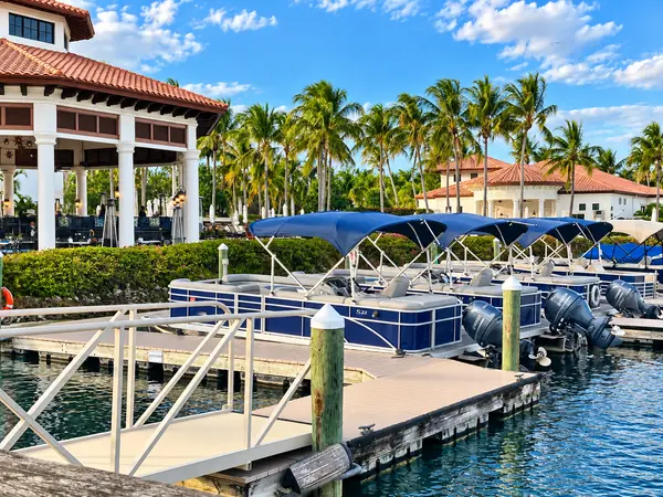 PONTOON RENTALS AT MIROMAR LAKES