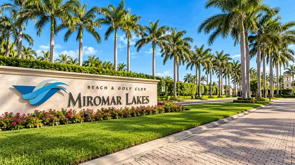 Miromar Lakes Entrance