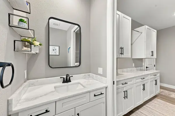 2nd Bathroom