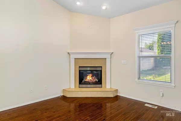 10071 Sunflower, Boise, ID 83704