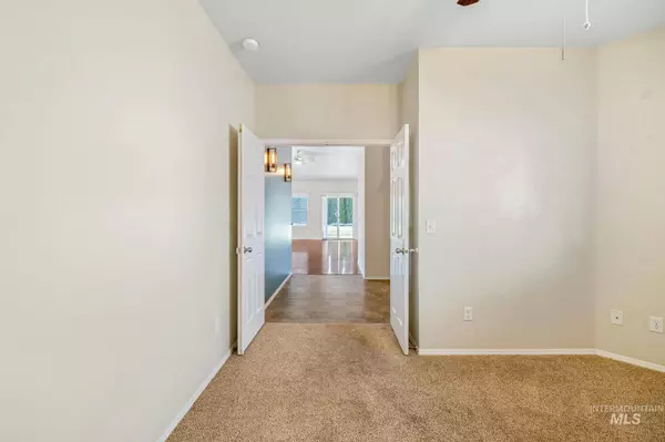 10071 Sunflower, Boise, ID 83704