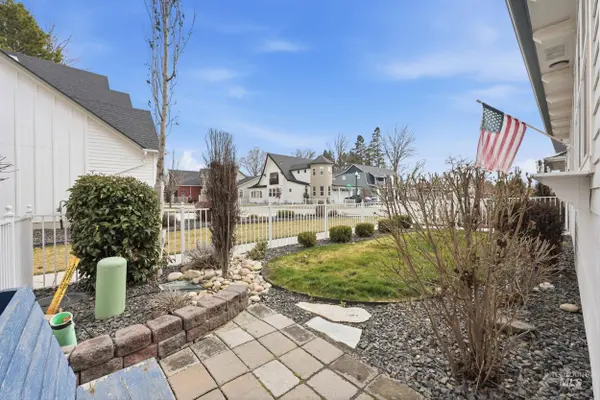 127 Mathie, Eagle, ID 83616