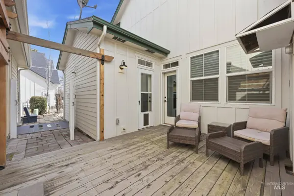 127 Mathie, Eagle, ID 83616