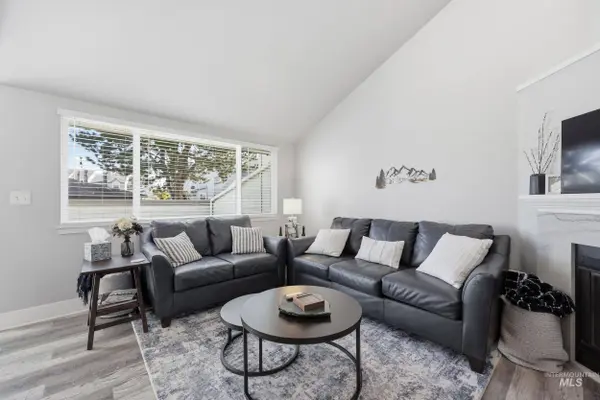 8453 Cascade, Boise, ID 83704