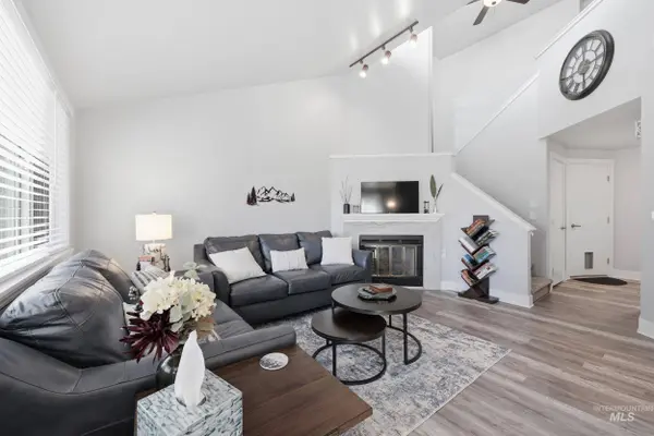 8453 Cascade, Boise, ID 83704