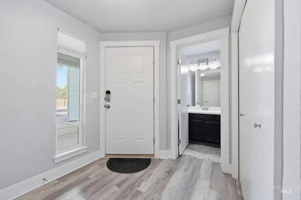 8453 Cascade, Boise, ID 83704