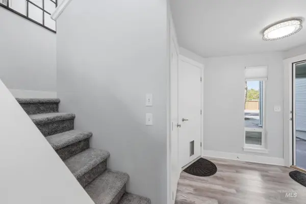 8453 Cascade, Boise, ID 83704