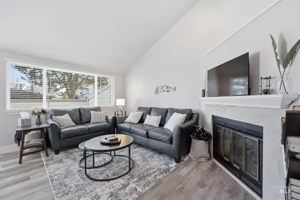 8453 Cascade, Boise, ID 83704
