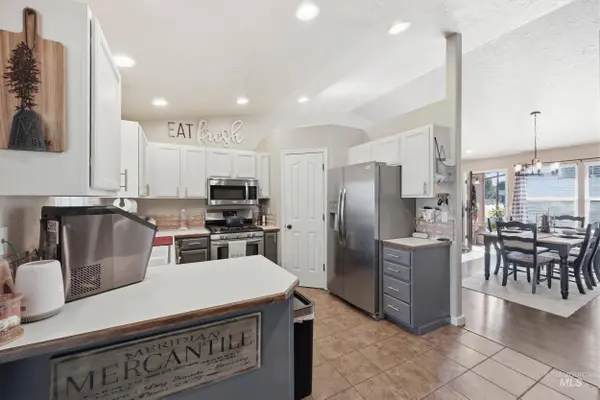 1317 N Shreveport, Meridian, ID 83642