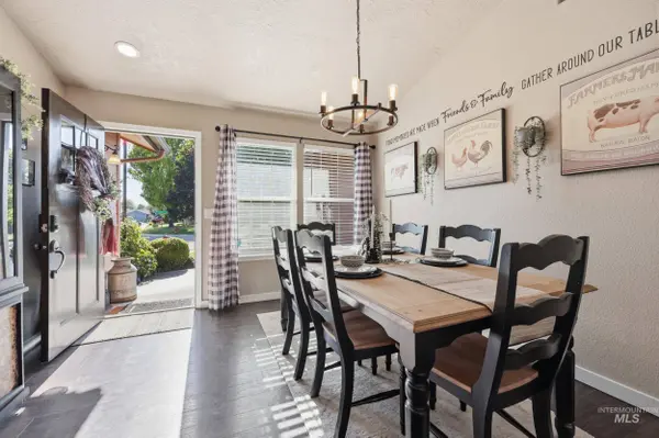 1317 N Shreveport, Meridian, ID 83642
