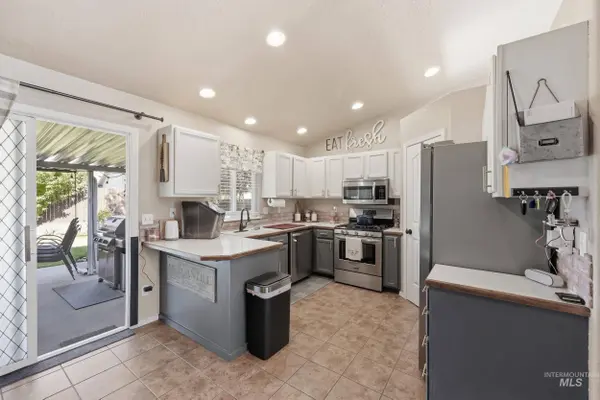 1317 N Shreveport, Meridian, ID 83642
