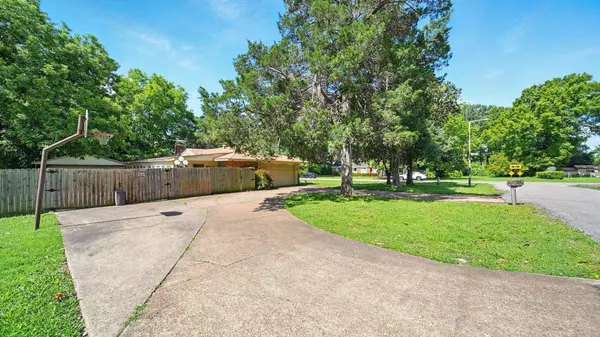 4292 MICKEY DR, Memphis, TN 38116