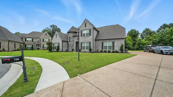 720 WOODLAND FOX CV, Cordova, TN 38018