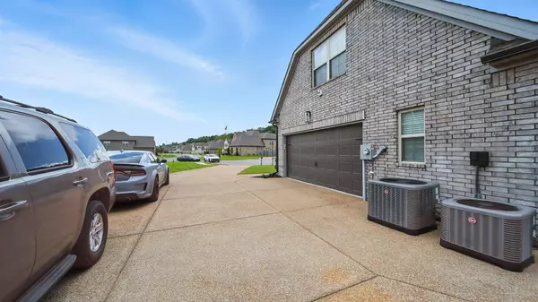 720 WOODLAND FOX CV, Cordova, TN 38018