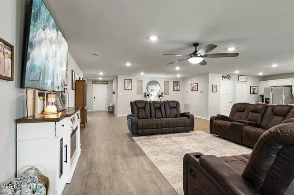 15361 Leighwood Lane, Biloxi, MS 39532