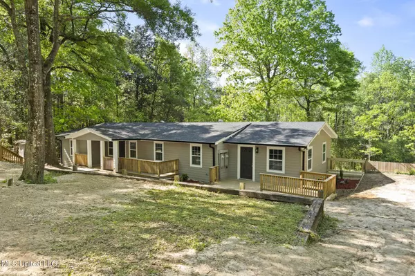 370 Mcgregor Street, Wiggins, MS 39577