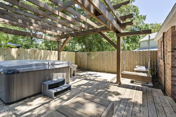 4504 E Magnolia Cove, D'iberville, MS 39540