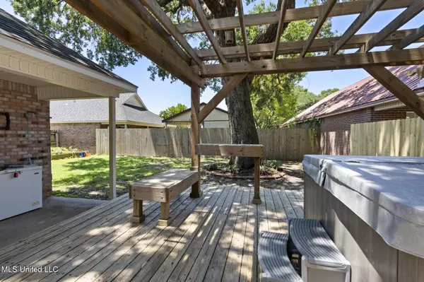 4504 E Magnolia Cove, D'iberville, MS 39540