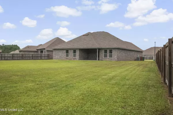 14327 Viola Way, D'iberville, MS 39540