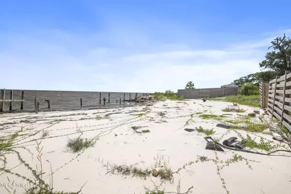 Belle Fontaine Drive, Ocean Springs, MS 39564