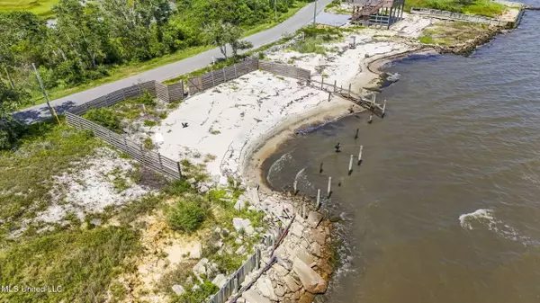 Belle Fontaine Drive, Ocean Springs, MS 39564