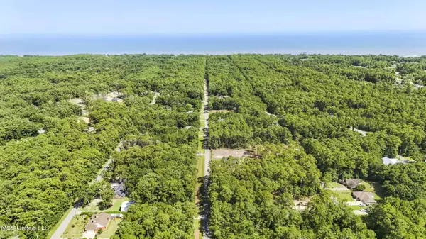 684 Sycamore Street, Ocean Springs, MS 39564