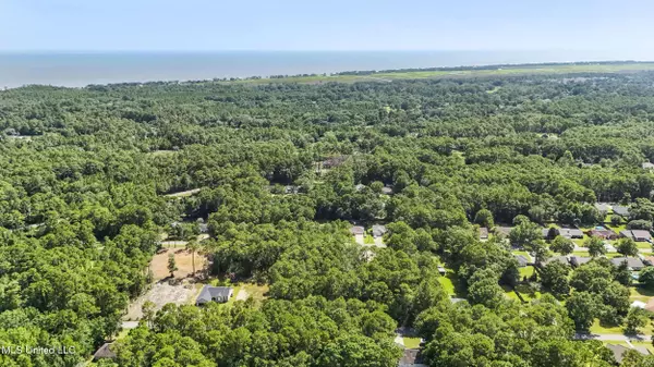 684 Sycamore Street, Ocean Springs, MS 39564