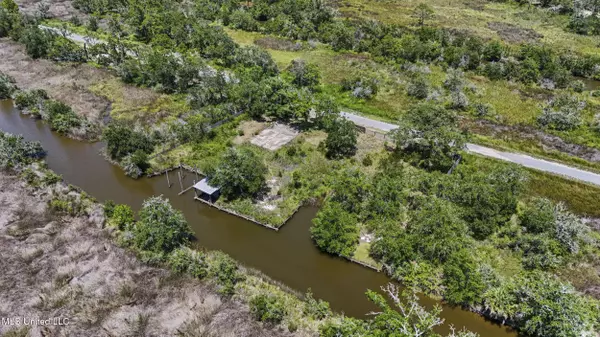 Canal Street, Ocean Springs, MS 39564