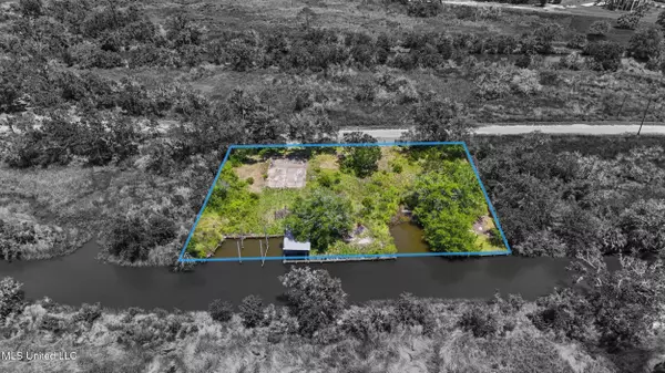 Canal Street, Ocean Springs, MS 39564