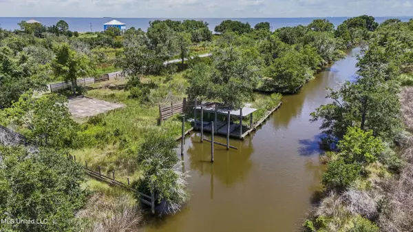 Canal Street, Ocean Springs, MS 39564