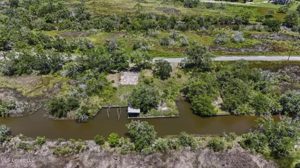 Canal Street, Ocean Springs, MS 39564