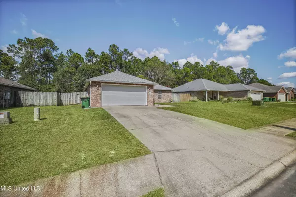 13221 Sunview Cove, Vancleave, MS 39565