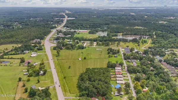14500 Mcclellan Road, Biloxi, MS 39532