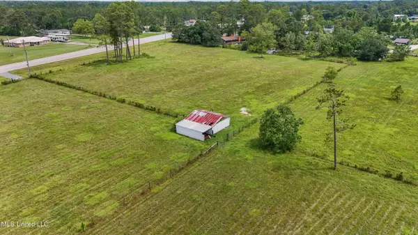 14500 Mcclellan Road, Biloxi, MS 39532