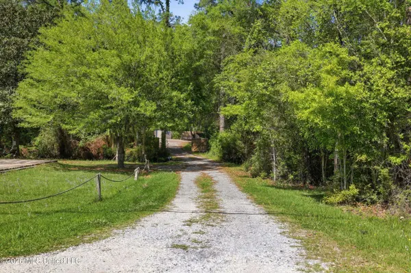 12523 Hudson Krohn, Biloxi, MS 39532