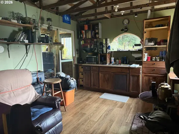 3196 S TENMILE LK, Lakeside, OR 97449