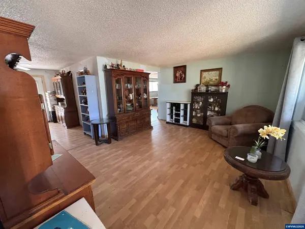 3827 Pine St SE, Albany, OR 97332