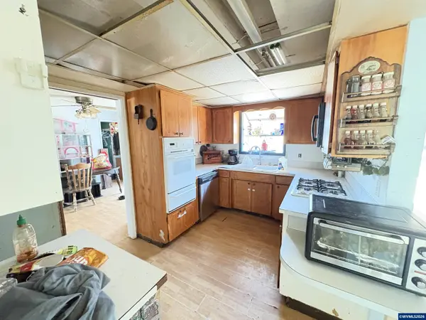 3827 Pine St SE, Albany, OR 97332