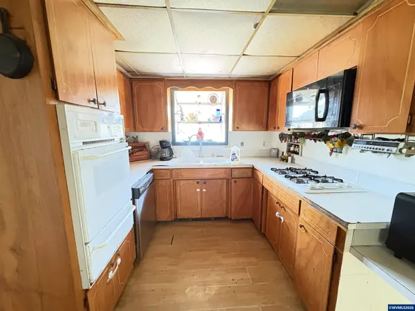 3827 Pine St SE, Albany, OR 97332