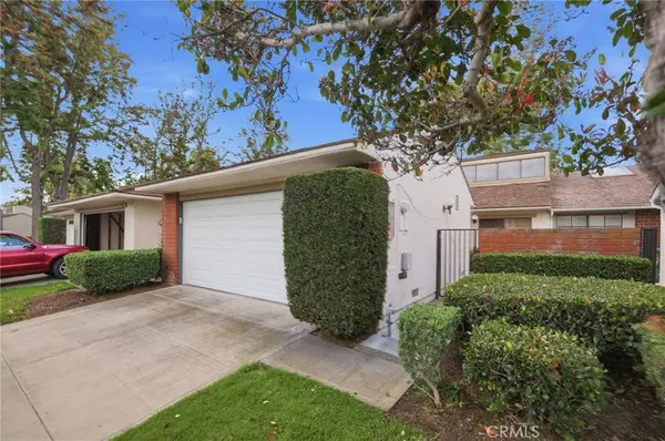 27 Dogwood S, Irvine, CA 92612