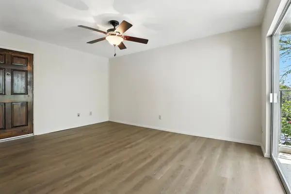 6910 Hart LN #312, Austin, TX 78731