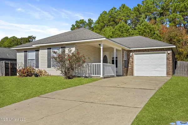 5530 Landing Ct, D'iberville, MS 39540