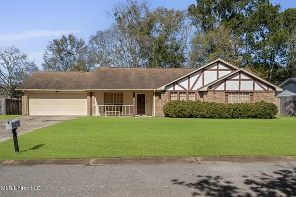 825 Bilglade Drive, Biloxi, MS 39532