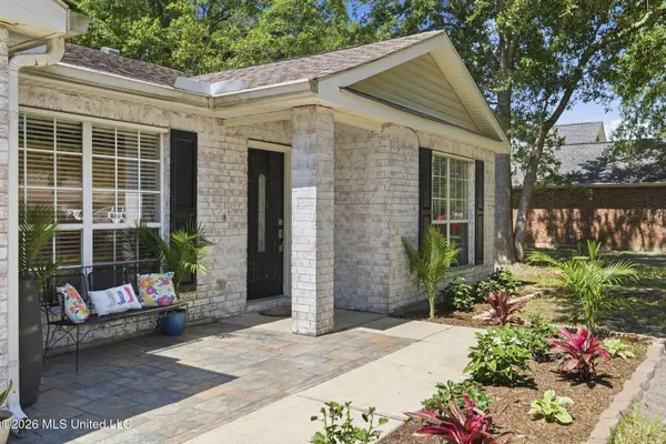 2505 Shelby Lane, Ocean Springs, MS 39564