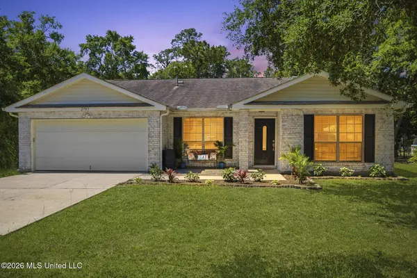 2505 Shelby Lane, Ocean Springs, MS 39564