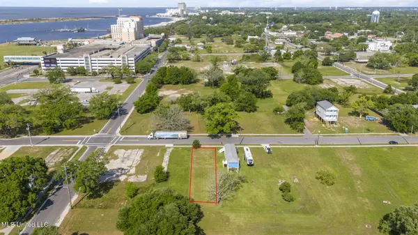 124 Cedar Street, Biloxi, MS 39530