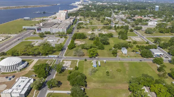 124 Cedar Street, Biloxi, MS 39530